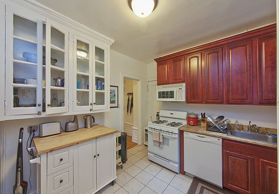 4th image of 160 W 95th St APT 6D