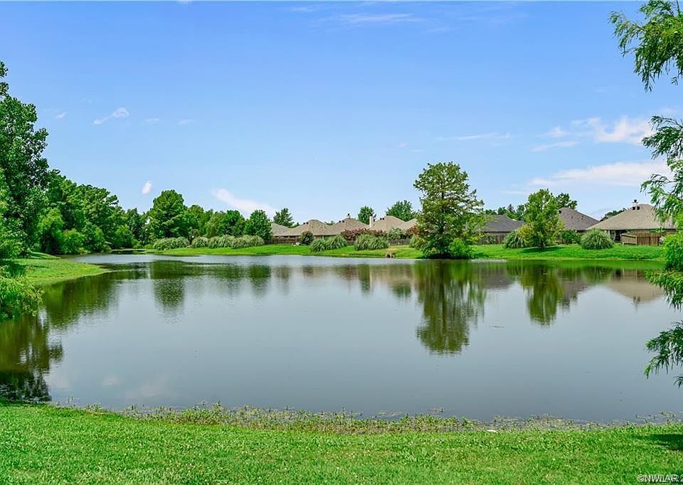 2nd image of 3223 Grand Lake Dr