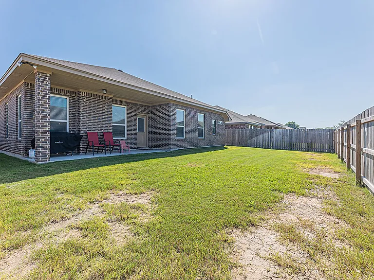 810 Earp Dr — Photo 27