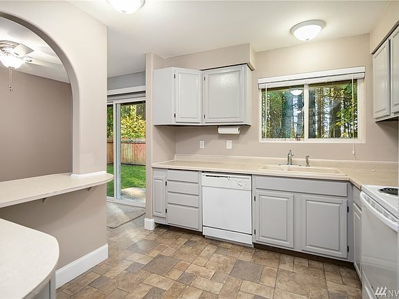 4th image of 18701 SE 268th St