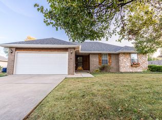 656 E Gallup Hill Rd, Nixa, MO 65714