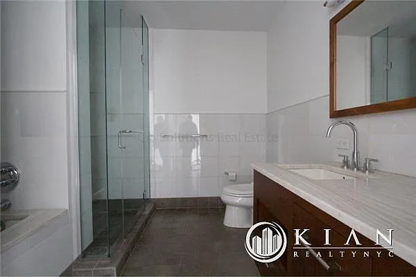Rented by Kian Realty | media 7