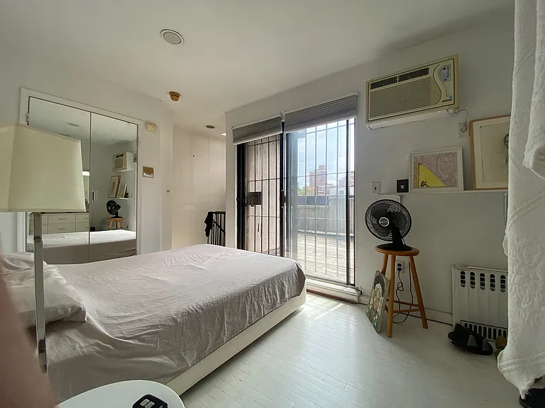 235 E 33rd St #9 — Photo 5