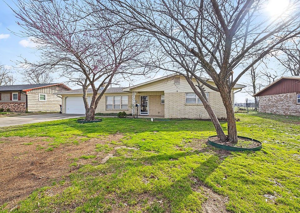 1st image of 1405 Dyer St