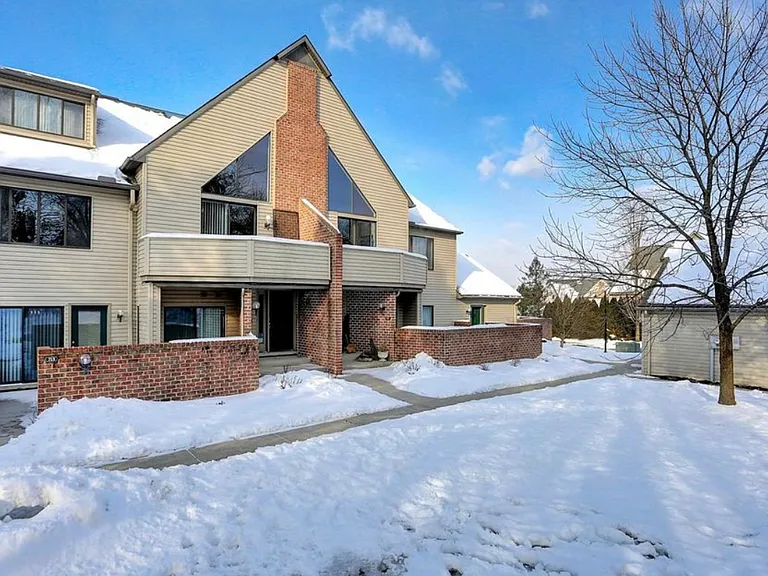 714 Cherrington Dr — Photo 5