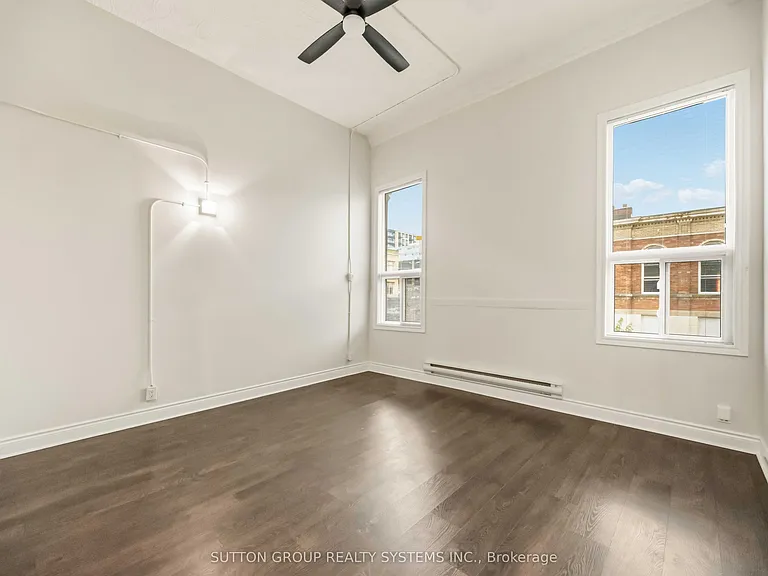 482 Queen St W #303 — Photo 4