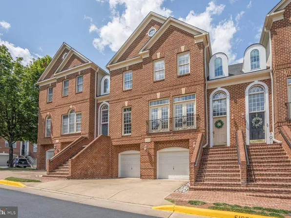 47834 Scotsborough Sq, Sterling, VA 20165