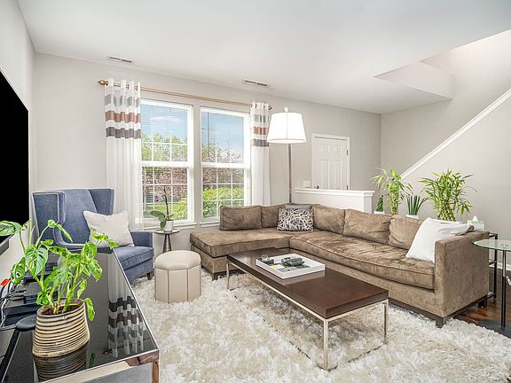 3rd image of 1195 Settlers Blvd Unit D