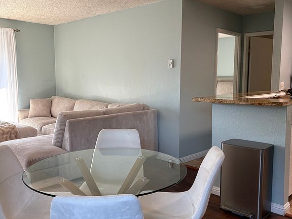 4th image of 211 Boardwalk Ave