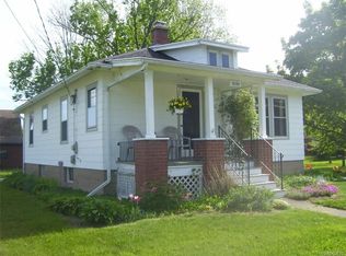 10194 Millers Rd, Lyndonville, NY 14098