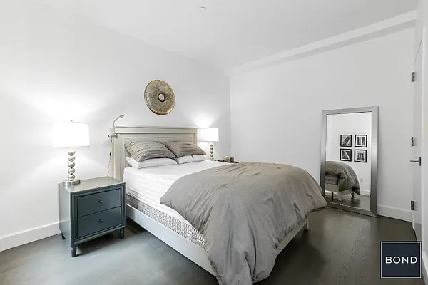 Rented by Bond New York | media 17