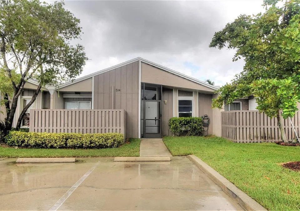 514 Woodgate Cir