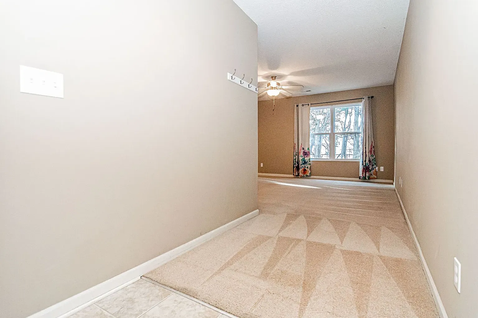 3 bed, 2.5 bath, 1339 sqft, $1,500 — Photo 2