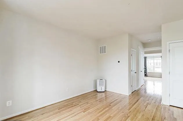 42292 Shoover Sq — Photo 7