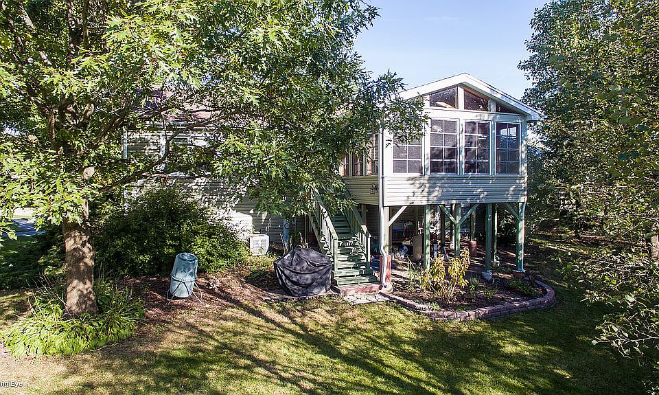 2nd image of 2138 Countryside Cir