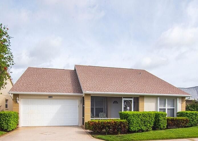 1st image of 415 NW Tuscany Court