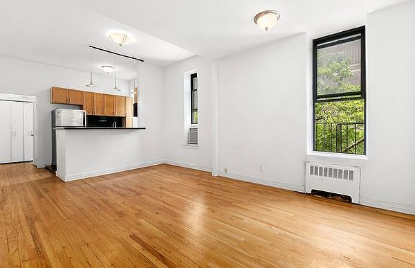 1st image of 100 W 85th St APT 1NB