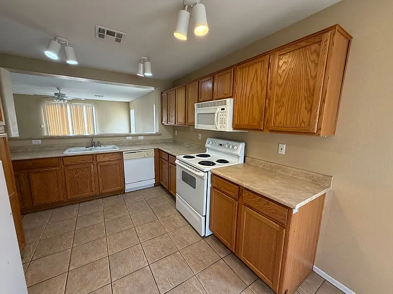 22651 W Pima St — Photo 5