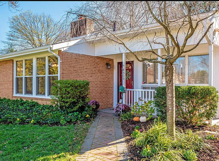 4505 Picot Rd — Photo 2