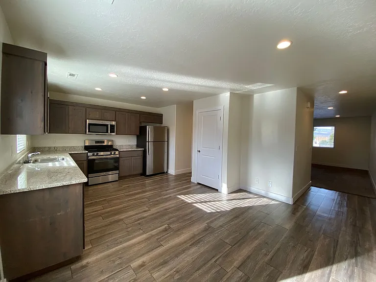 1664 N Dixie Downs Road — Photo 6