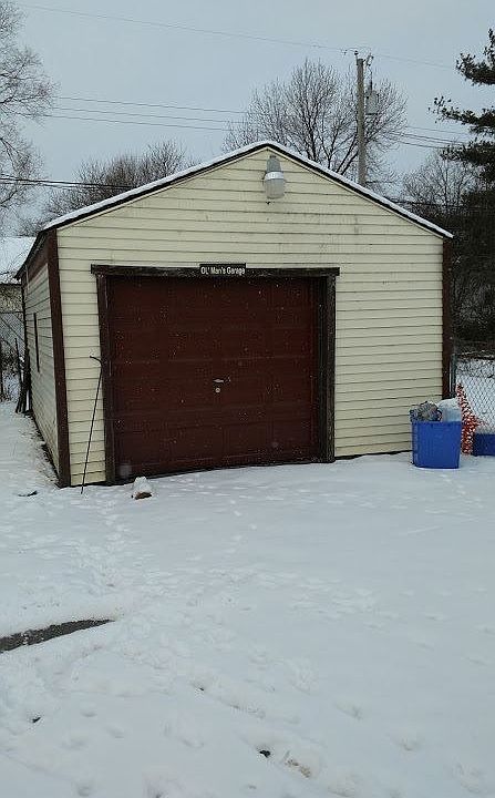 2nd image of 229 N Smithville Rd
