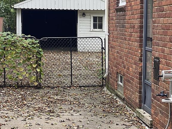 2nd image of 20250 Woodmont St