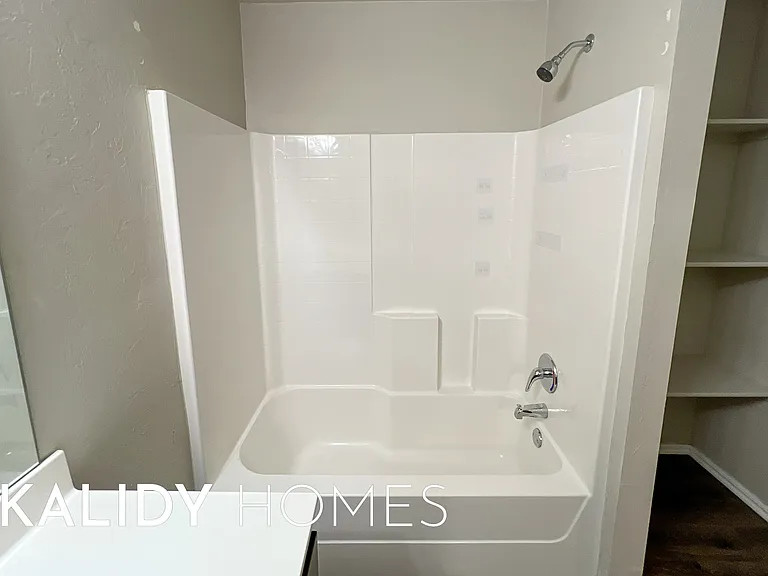 9317 NW 71st St — Photo 28