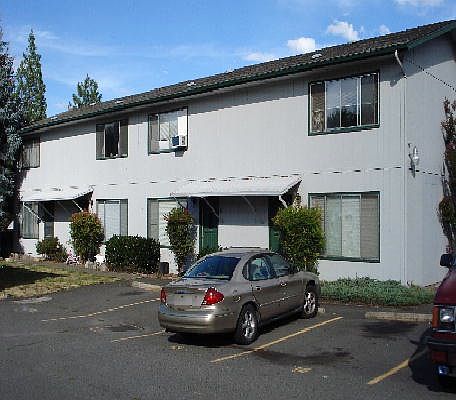 1st image of 1749 Siskiyou Blvd APT 7