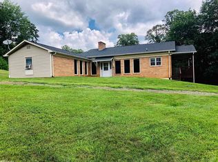 68 Fairlawn Ln, Woodlawn, VA 24381