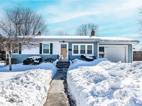 24 Linwood Dr, Coventry, RI 02816