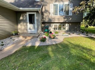 5060 Petrack Ln, Omro, WI 54963