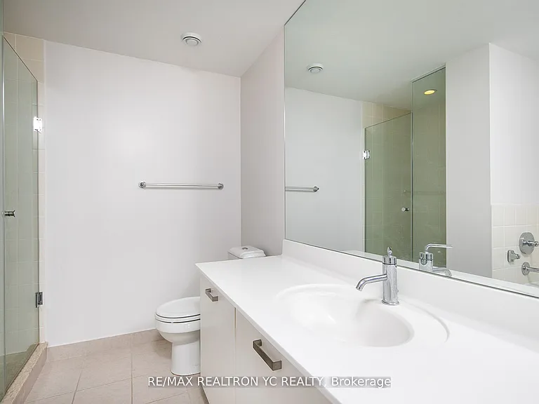832 Bay St #3510 — Photo 21