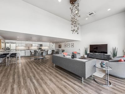 222 Broadway St APT 1402, Oakland, CA, 94607
