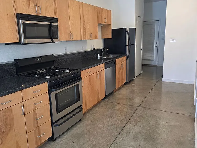 201 Aliso Dr SE #6 — Photo 3