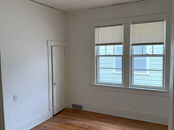 4th image of 631 1/2 N 42nd St