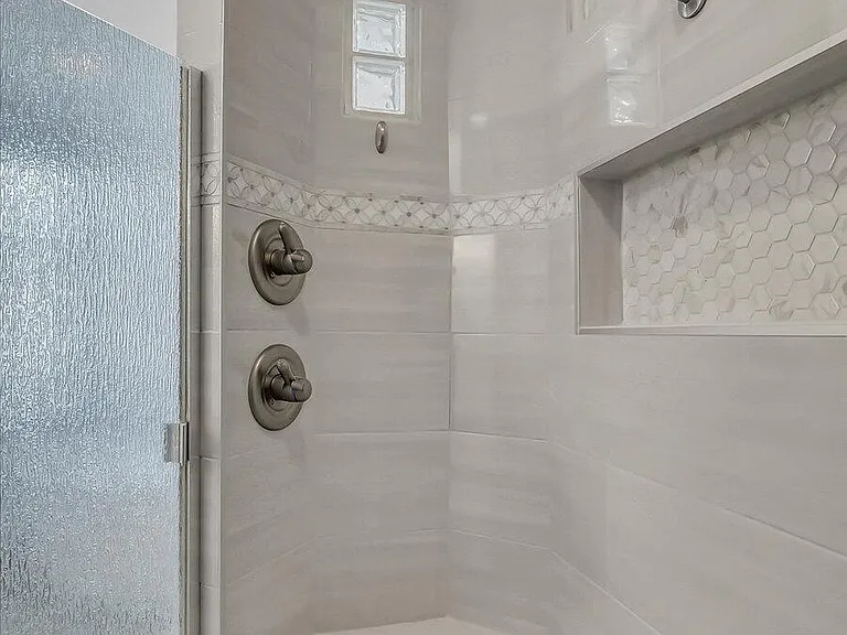 3351 E Las Rocas Dr — Photo 27