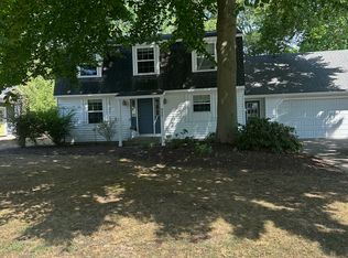 955 Acorn Dr, Holland, MI 49424