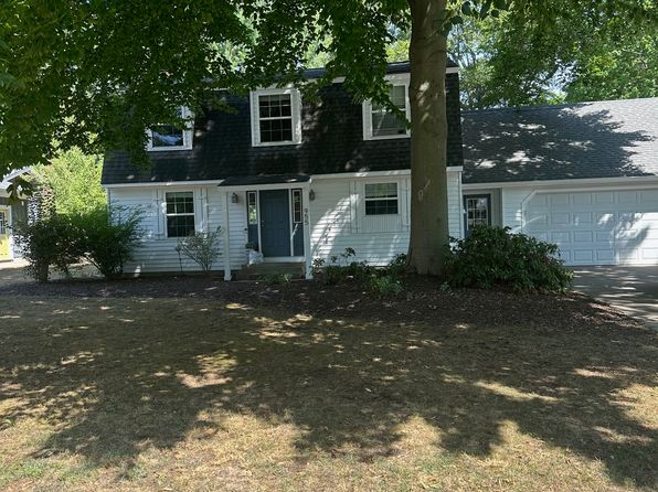 955 Acorn Dr