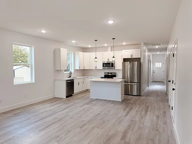 119 Crocker Ct — Photo 8