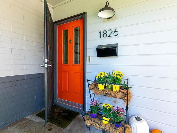 4th image of 1826 E Medlock Dr