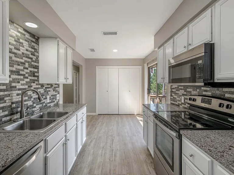 1202 Vinyard Ct #B — Photo 3