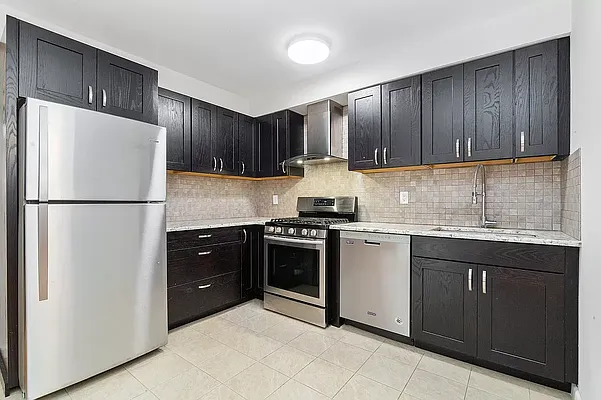 Rented by Compass | media 9