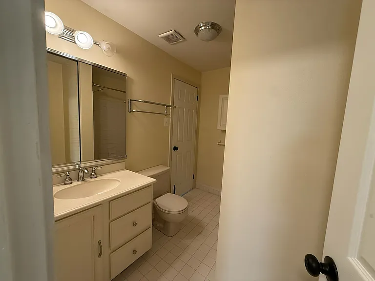 107 Cheswold Ct #107 — Photo 34