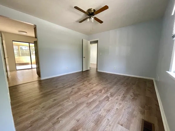 316 Huff St #2B, Hendersonville, NC 28739