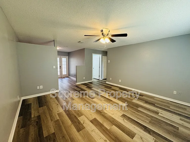 5021 Burlington Ave N — Photo 5