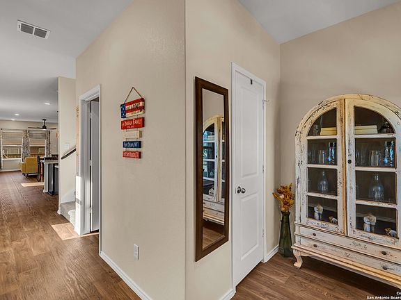 3rd image of 4706 PILLAY WAY