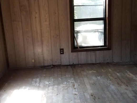 5th image of 619 Washington Ave