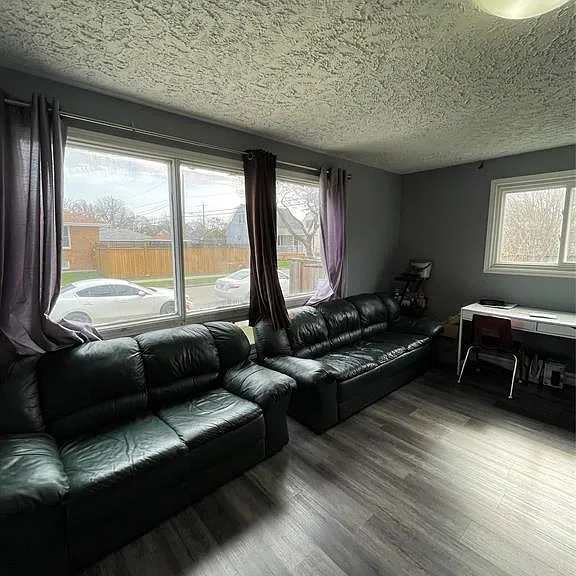 1095 Partington Ave — Photo 5