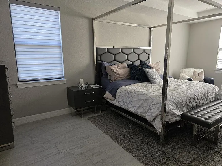 527 SE Vallarta Dr — Photo 10