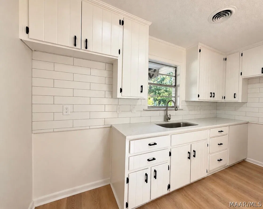 3 bed, 2.0 bath, 1204 sqft, $1,675 — Photo 1